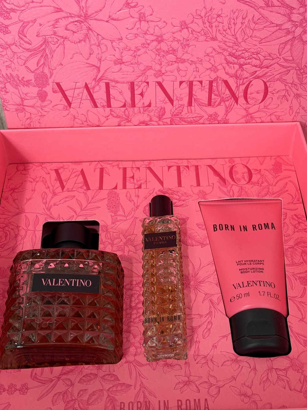 Valentino Donna Born In Roma Eau de Parfum - Picture 2 of 5